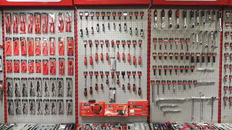 以下是一些在市场上口碑较好、性价比高的进口扳手品牌：
